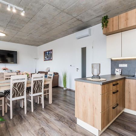 Perla Hradce 401 Apartamento Hradec Králové Exterior foto