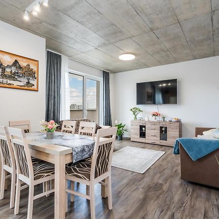 Perla Hradce 401 Apartamento Hradec Králové Exterior foto