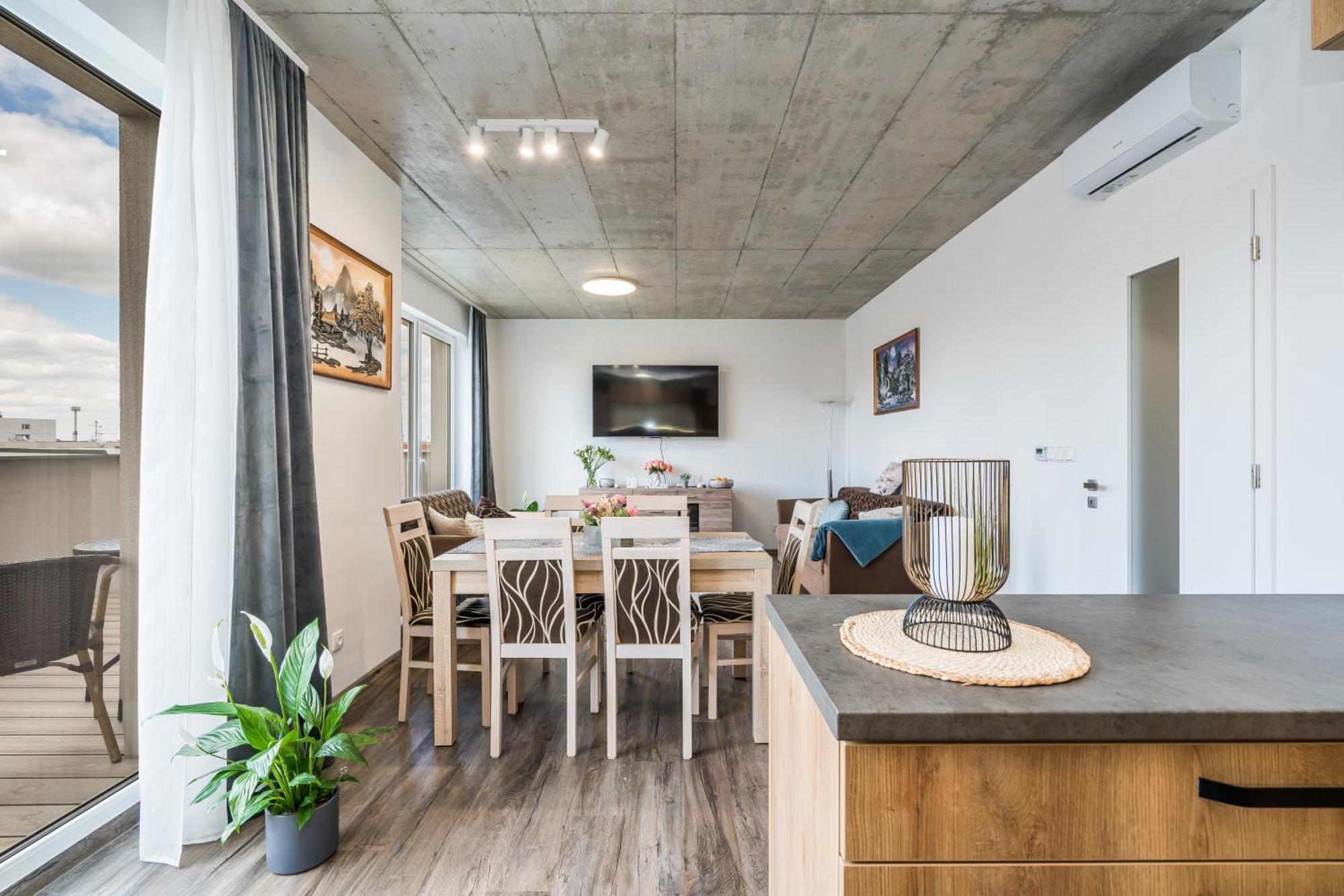 Perla Hradce 401 Apartamento Hradec Králové Exterior foto