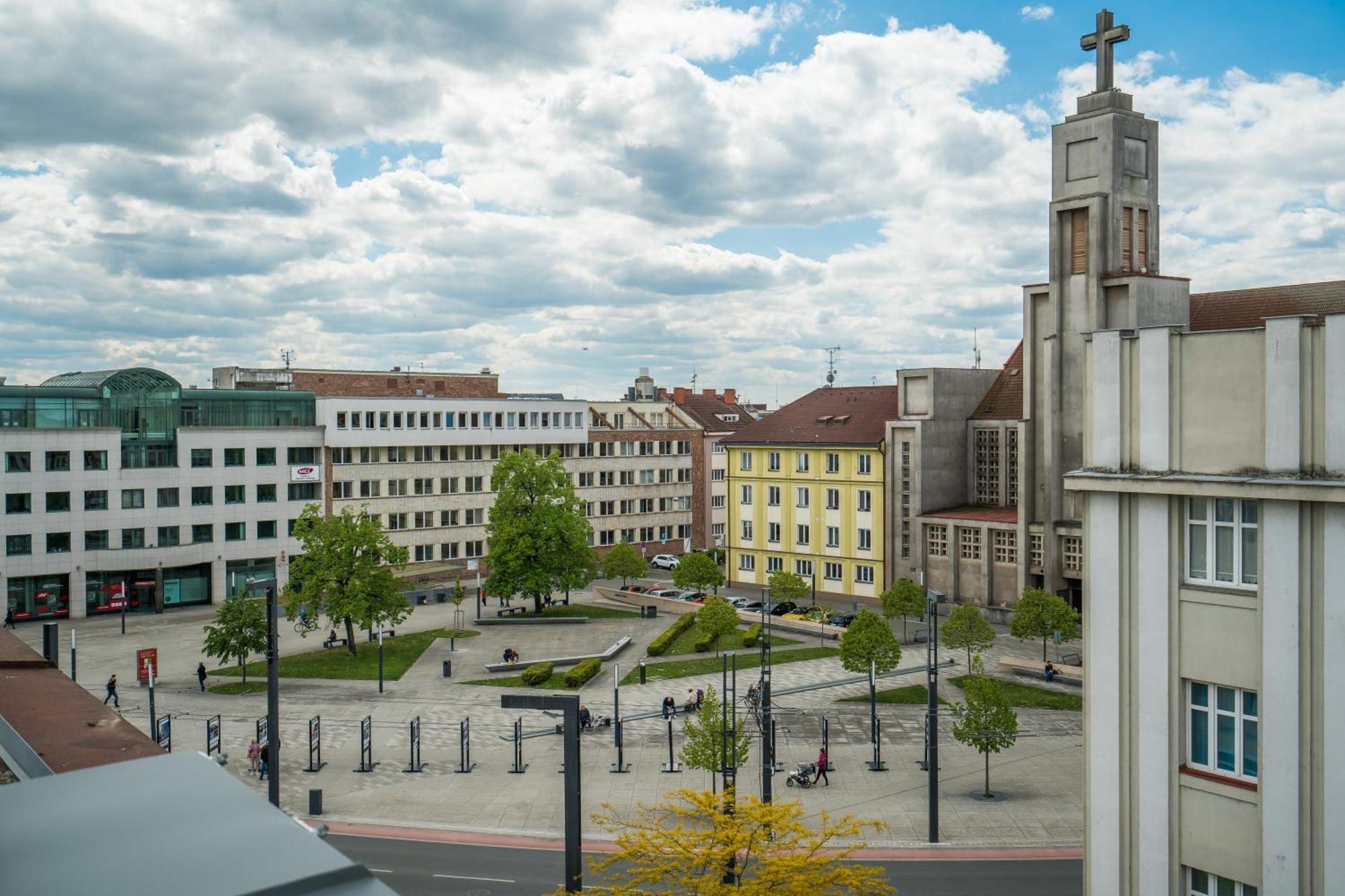 Perla Hradce 401 Apartamento Hradec Králové Exterior foto